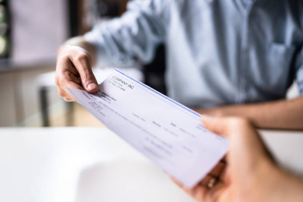 What To Know Before Hiring A Cheque Bounce Lawyer In Delhi
